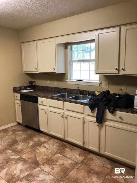 233 Ridgewood Drive Daphne, AL 36526 - Photo 3 of 12