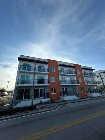 $1,850 | 2202 North Tamarind Avenue, Unit 303, West Palm Beach, FL 33407