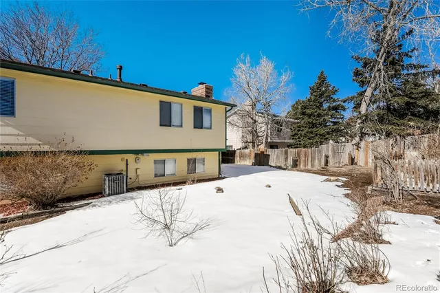 a view of a white house