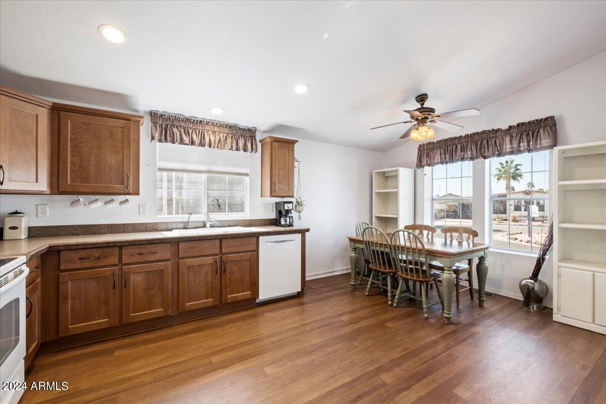 8865 East Baseline Road, Unit 510 Mesa, AZ 85209 - Photo 11 of 28 Dining Area