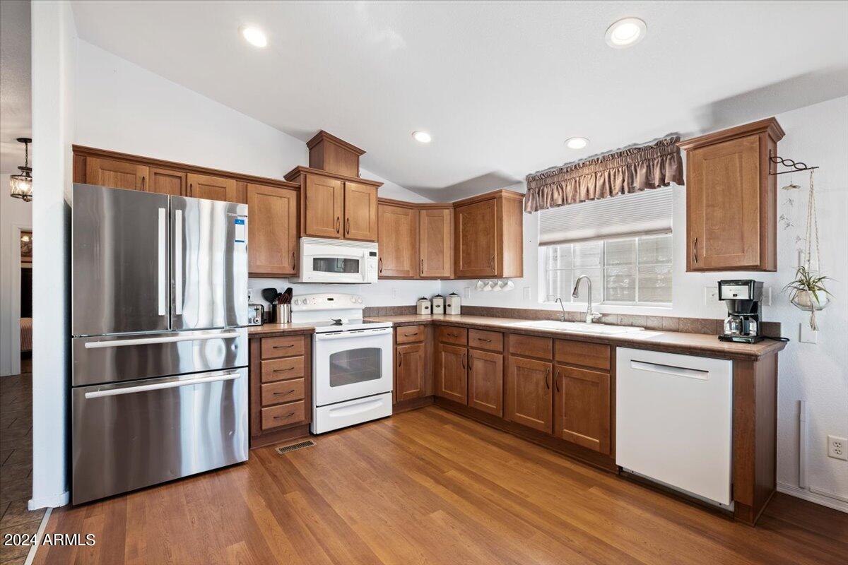 8865 East Baseline Road, Unit 510 Mesa, AZ 85209 - Photo 9 of 28 Large Kitchen