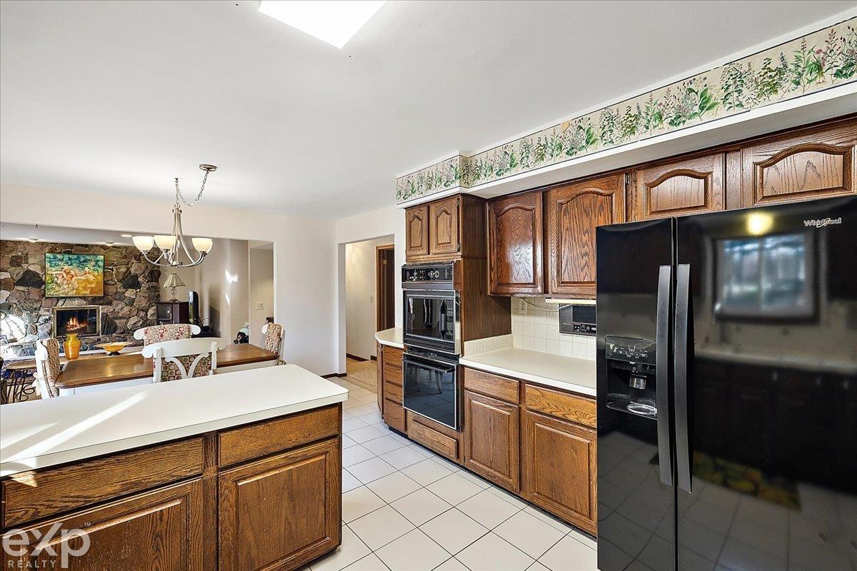 1579 Lomas Verdes Rochester, MI 48306 - Photo 36 of 64 50162073-3abaa652-8621-470f-9186-c6a068fb8f4f.JPG