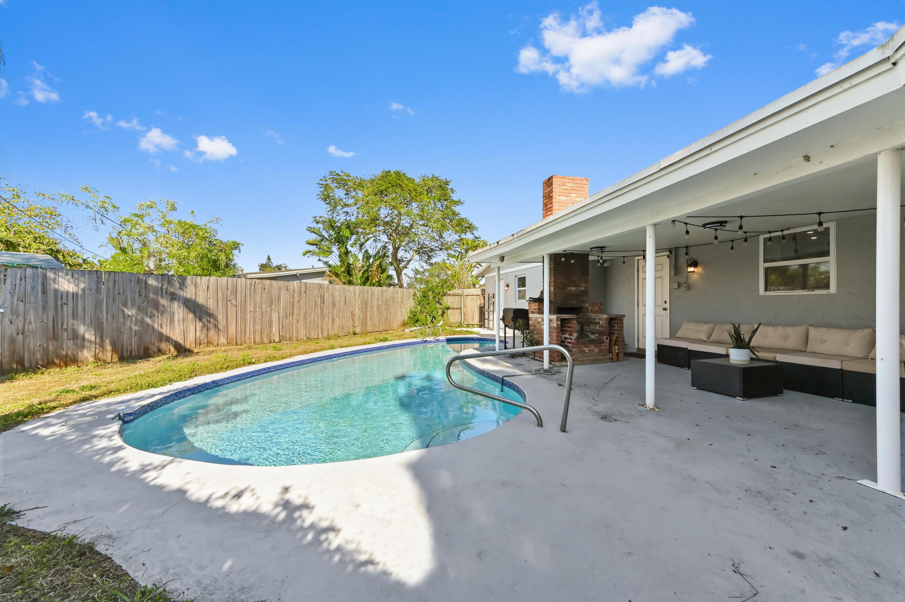 6491 Mackinac Road Lake Worth, FL 33462 - Photo 20 of 24 28 pool 01