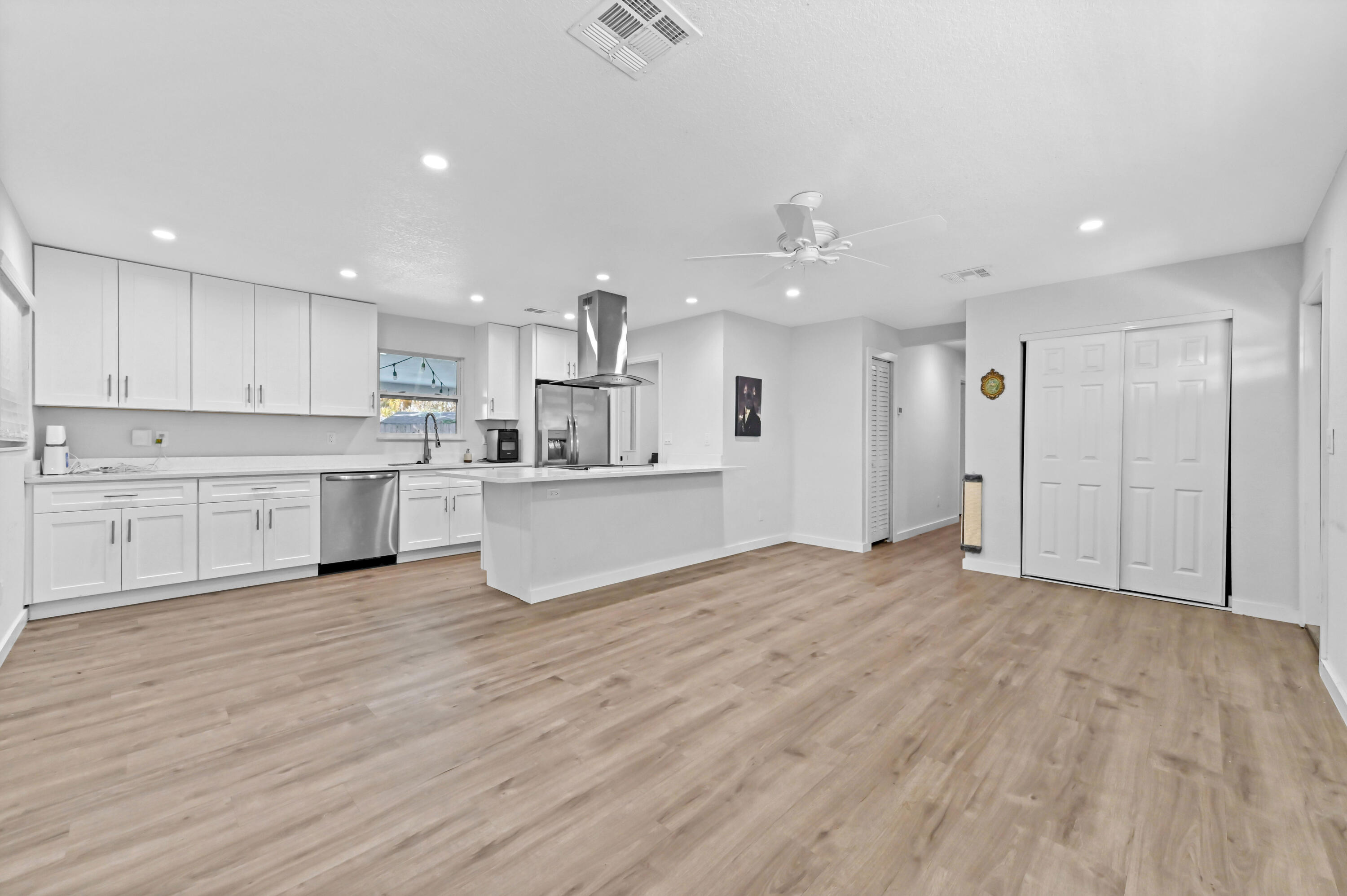 6491 Mackinac Road Lake Worth, FL 33462 - Photo 3 of 24 08 Living Room 04