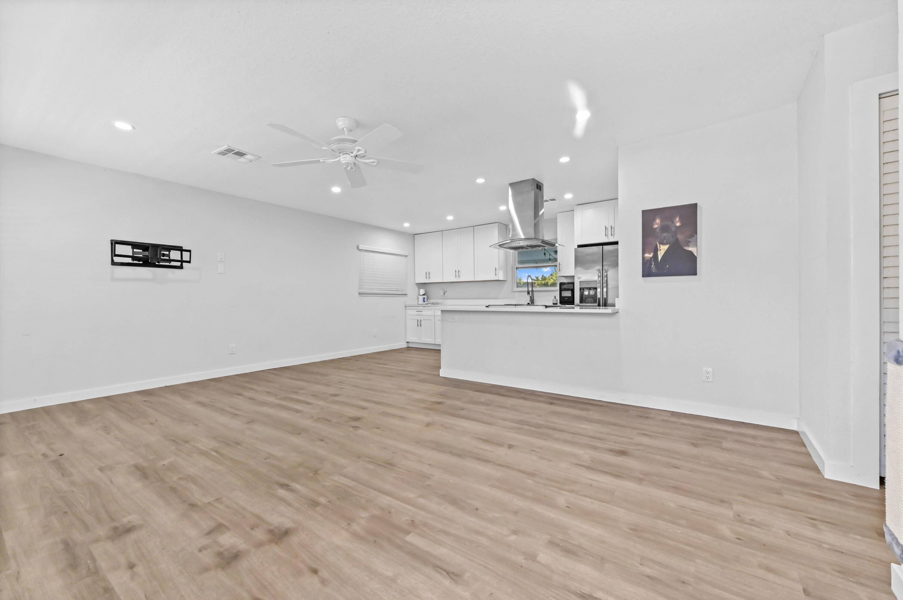 6491 Mackinac Road Lake Worth, FL 33462 - Photo 8 of 24 05 Living Room 01