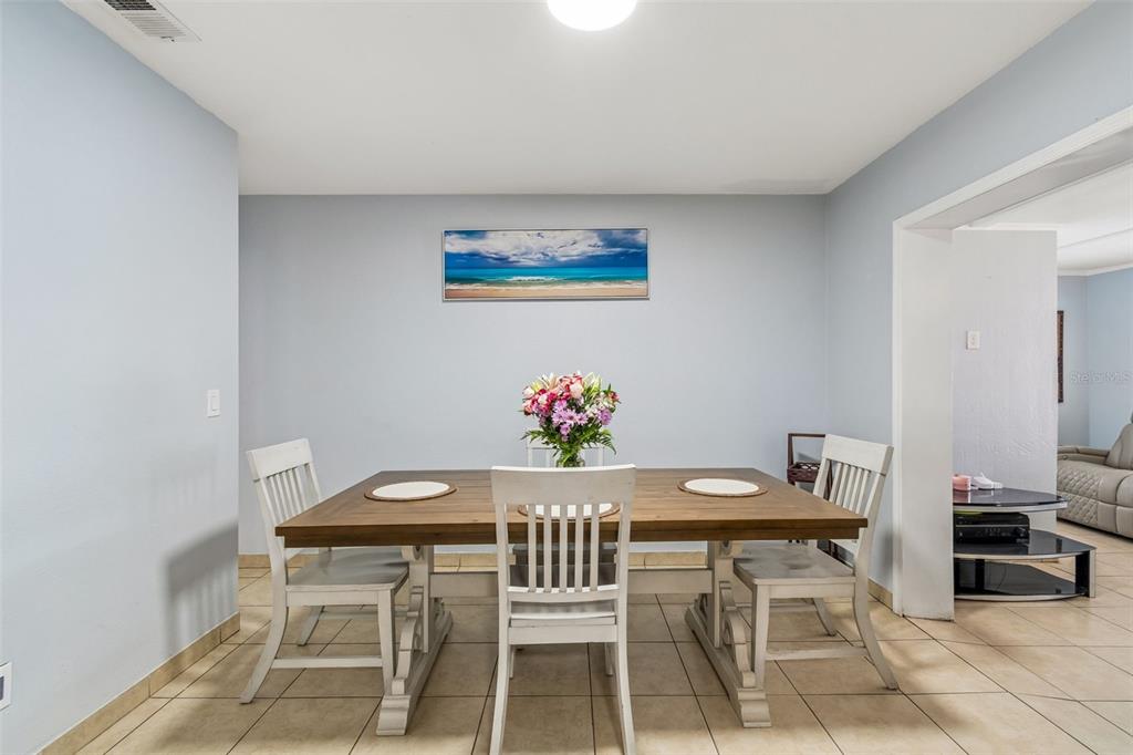 7705 Jackson Springs Road Tampa, FL 33615 - Photo 14 of 39