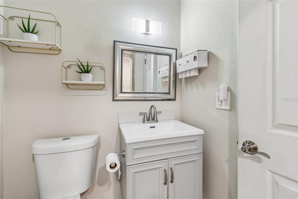 7705 Jackson Springs Road Tampa, FL 33615 - Photo 17 of 39