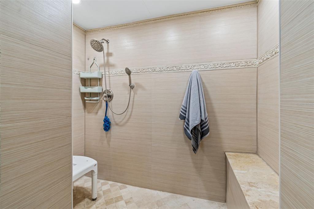 7705 Jackson Springs Road Tampa, FL 33615 - Photo 18 of 39