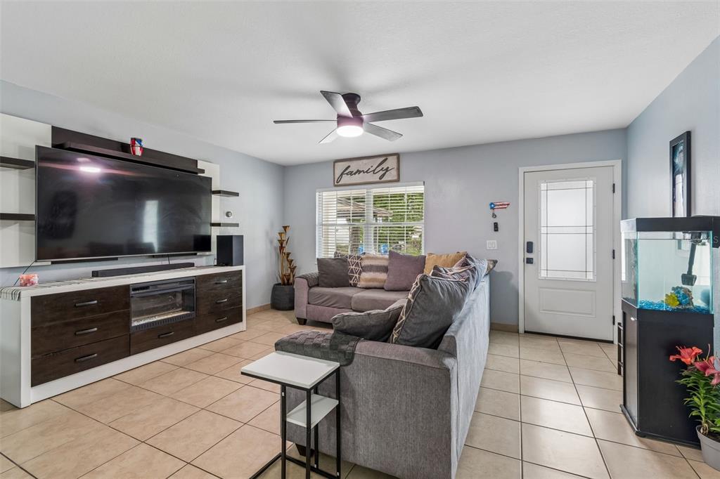 7705 Jackson Springs Road Tampa, FL 33615 - Photo 5 of 39