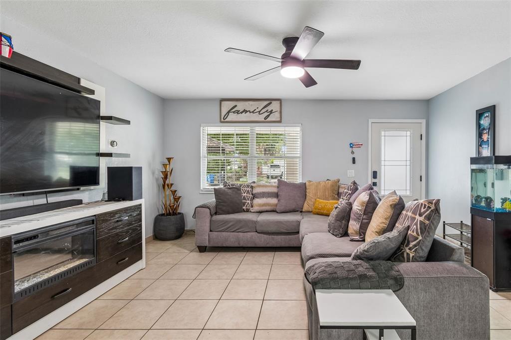 7705 Jackson Springs Road Tampa, FL 33615 - Photo 6 of 39