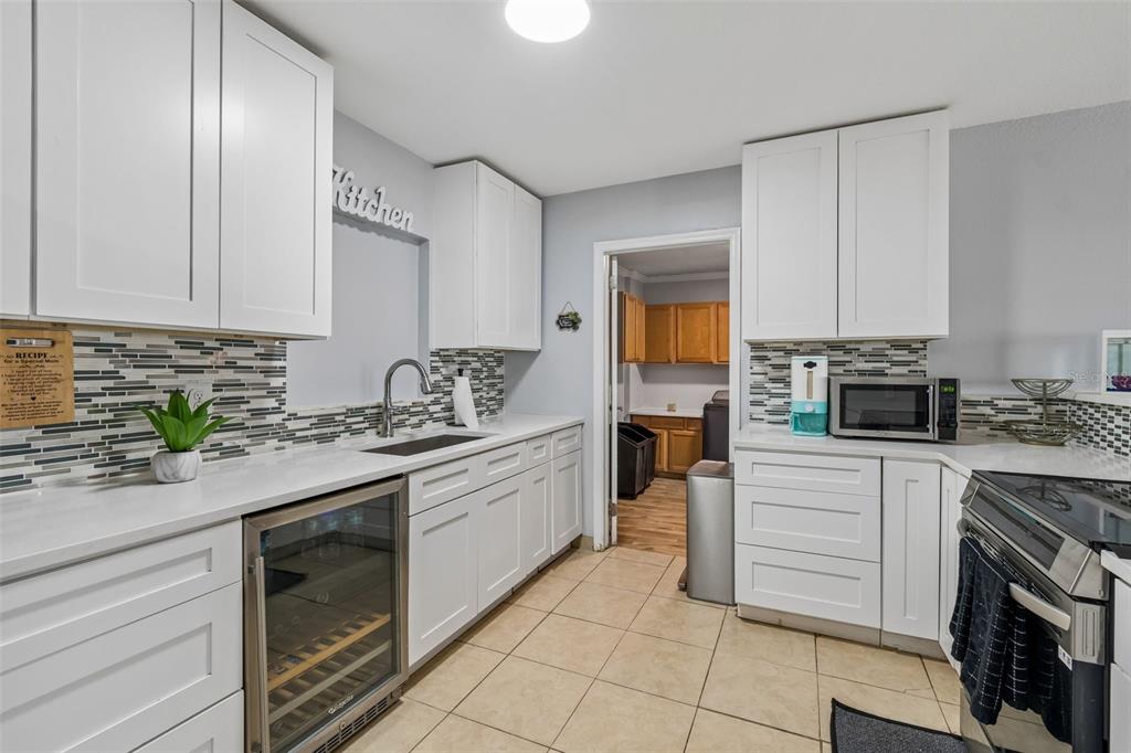 7705 Jackson Springs Road Tampa, FL 33615 - Photo 10 of 39