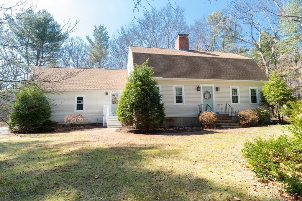 10 Robin Road Norfolk, MA 02056 - Photo 1 of 15 Gallery Image 1