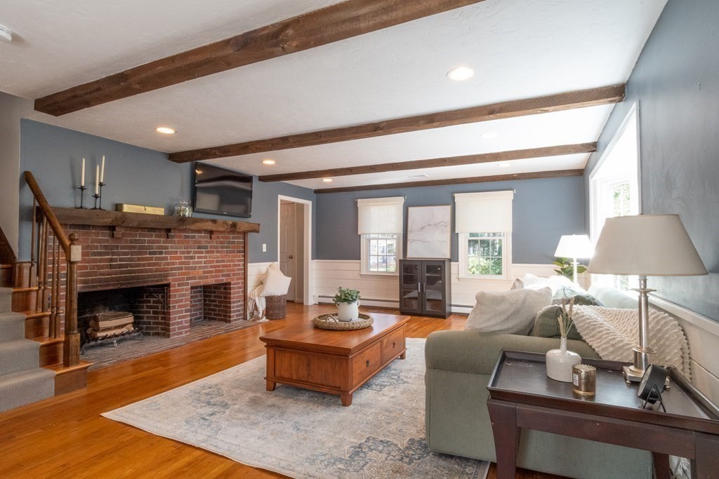 10 Robin Road Norfolk, MA 02056 - Photo 3 of 15 Gallery Image 3