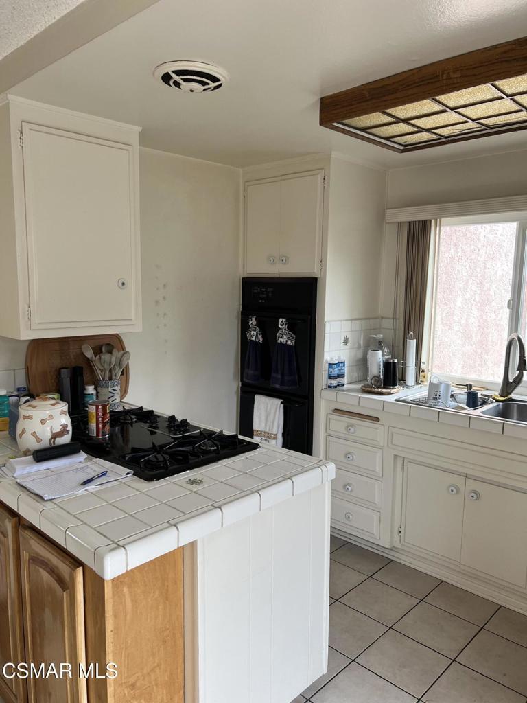 2031 Socrates Avenue Simi Valley, CA 93065 - Photo 3 of 18