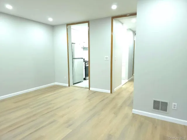 $928,000 | 2096 Randall Avenue | Castle Hill