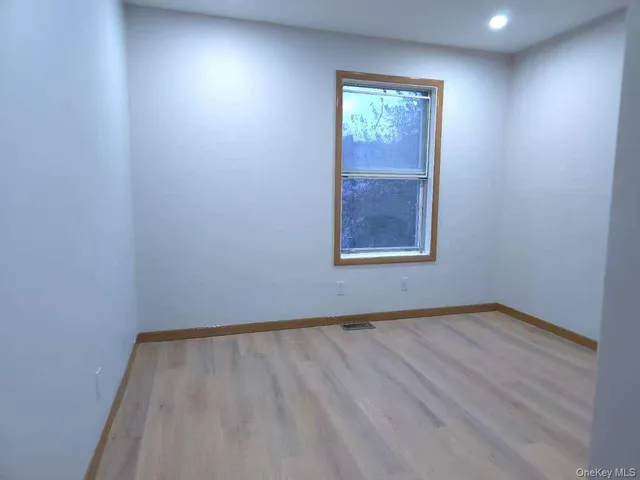 $928,000 | 2096 Randall Avenue | Castle Hill