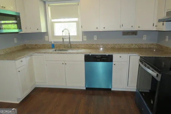 $2,300 | 1105 Hampton Road, Hampton, GA 30228