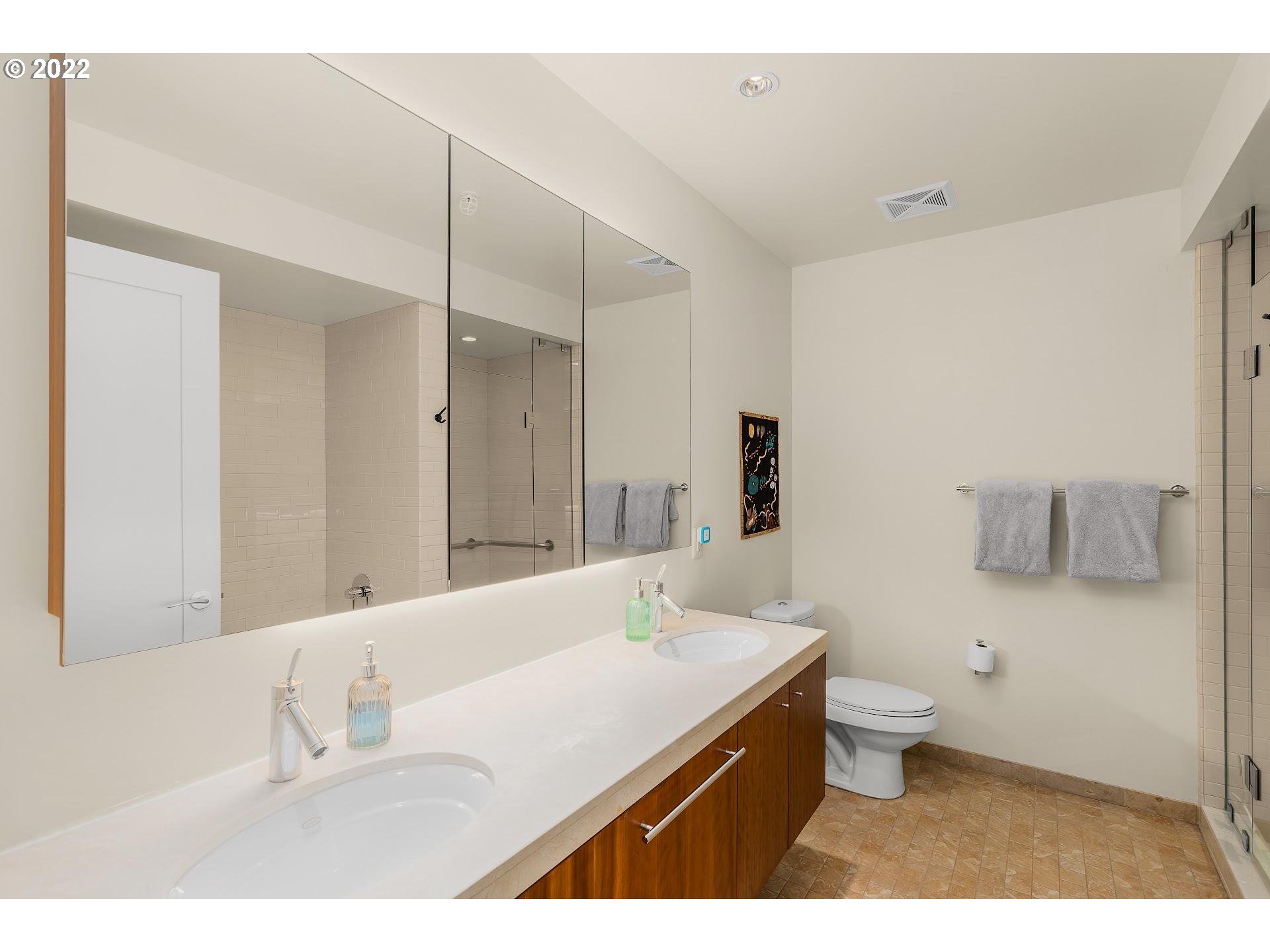 841 Southwest Gaines Street, Unit 439 Portland, OR 97239 - Photo 19 of 31 Gallery Image 19