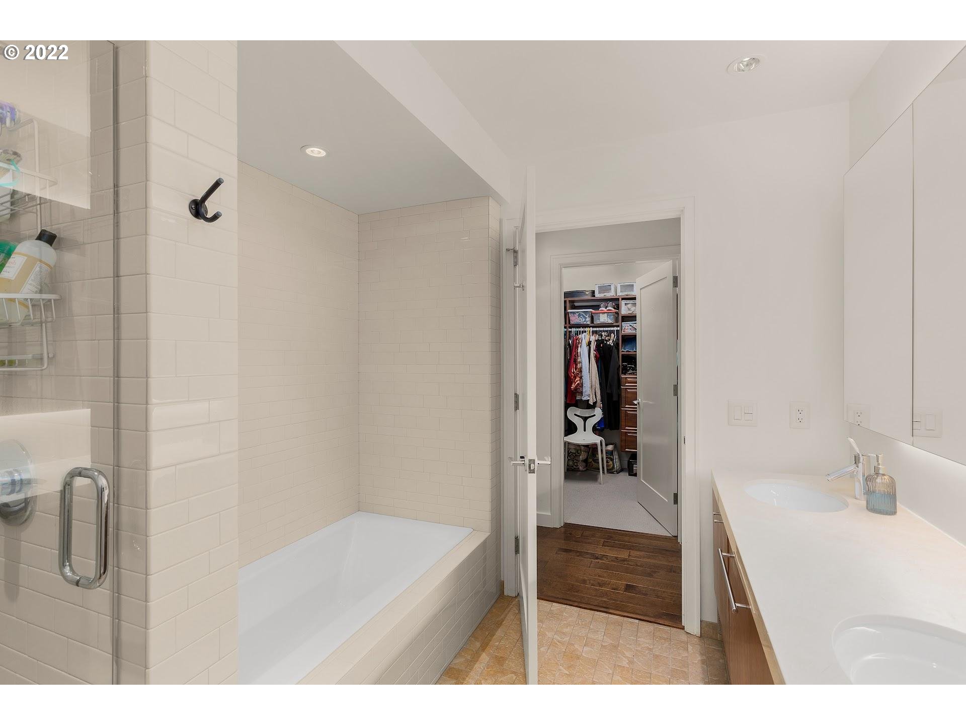 841 Southwest Gaines Street, Unit 439 Portland, OR 97239 - Photo 20 of 31 Gallery Image 20