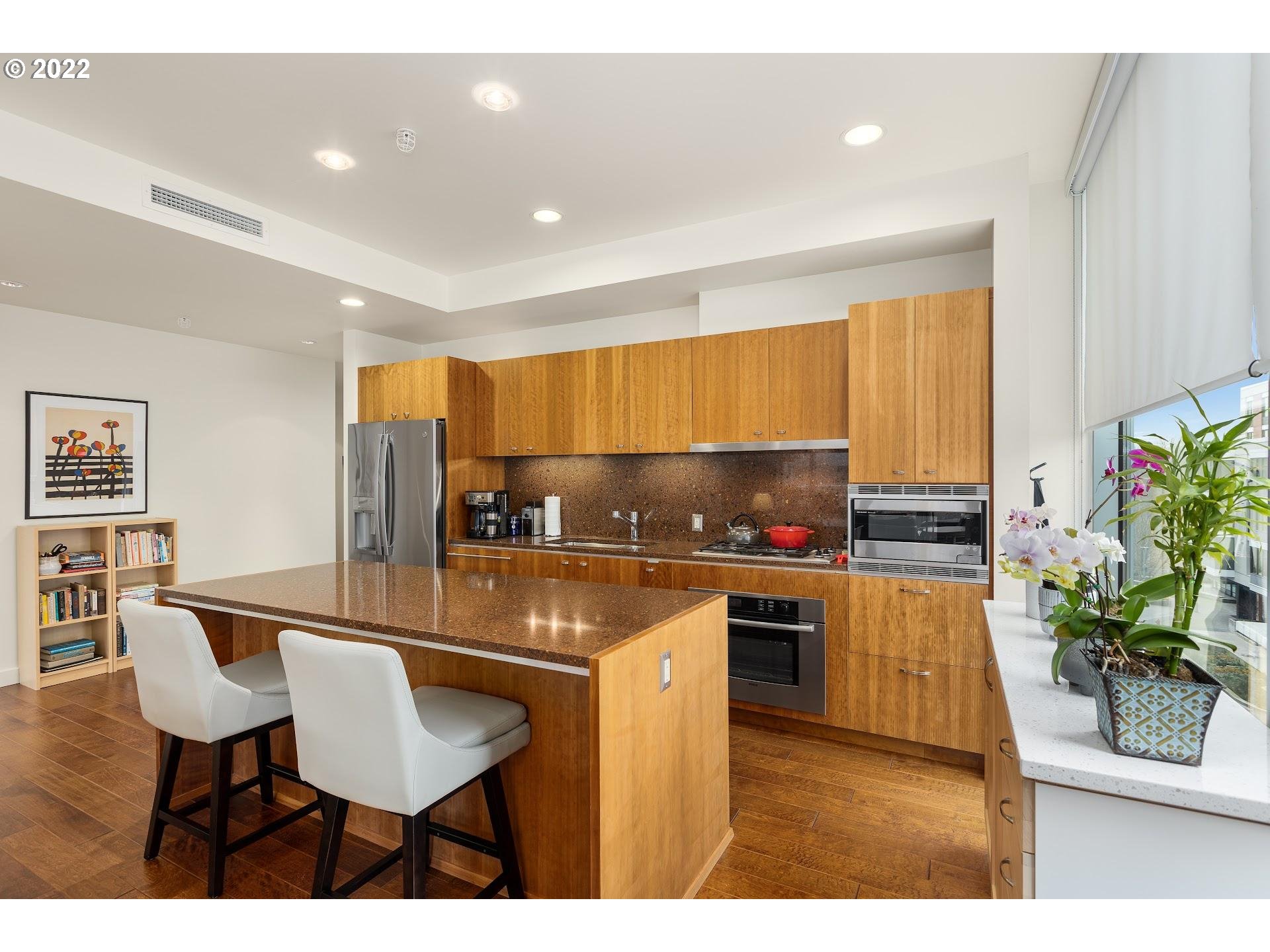 841 Southwest Gaines Street, Unit 439 Portland, OR 97239 - Photo 8 of 31 Gallery Image 8