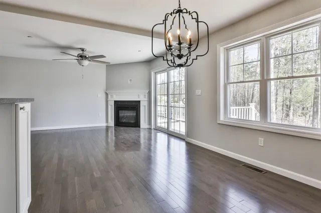 $3,250 | 181 Knollwood Way, Manchester, NH 03102