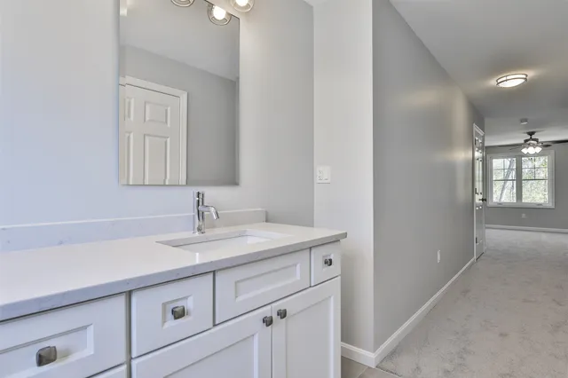 $3,250 | 181 Knollwood Way, Manchester, NH 03102