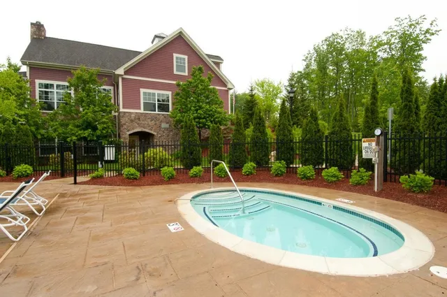 $3,250 | 181 Knollwood Way, Manchester, NH 03102