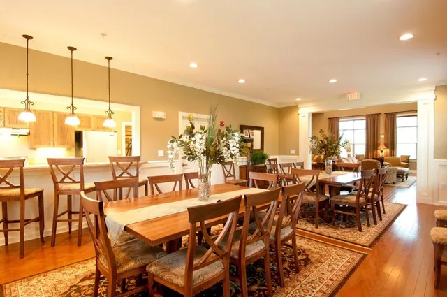 $3,250 | 181 Knollwood Way, Manchester, NH 03102