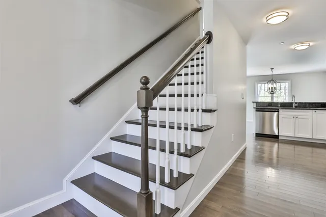 $3,250 | 181 Knollwood Way, Manchester, NH 03102