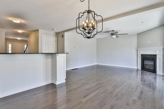 $3,250 | 181 Knollwood Way, Manchester, NH 03102