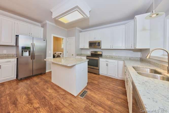 5025 Ridgetop Trail Charlotte, NC 28215 - Photo 11 of 24 Gallery Image 11
