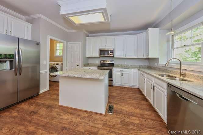 5025 Ridgetop Trail Charlotte, NC 28215 - Photo 12 of 24 Gallery Image 12
