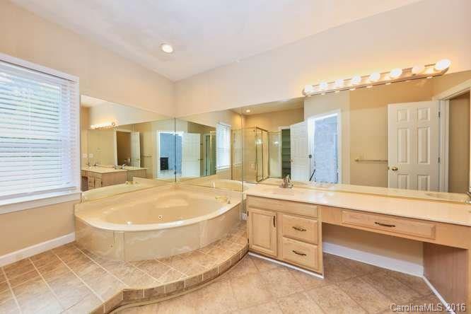 5025 Ridgetop Trail Charlotte, NC 28215 - Photo 16 of 24 Gallery Image 16
