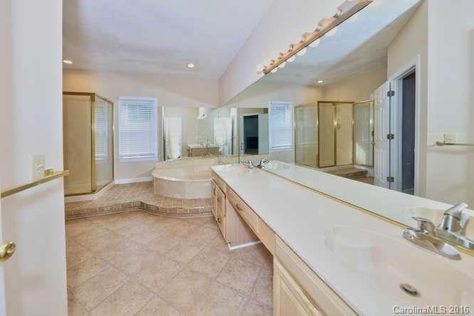 5025 Ridgetop Trail Charlotte, NC 28215 - Photo 17 of 24 Gallery Image 17