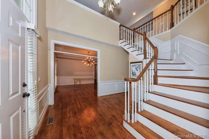 5025 Ridgetop Trail Charlotte, NC 28215 - Photo 3 of 24 Gallery Image 3