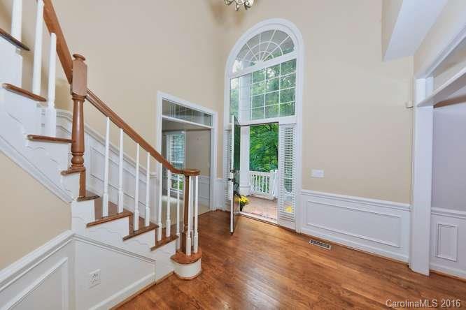 5025 Ridgetop Trail Charlotte, NC 28215 - Photo 4 of 24 Gallery Image 4