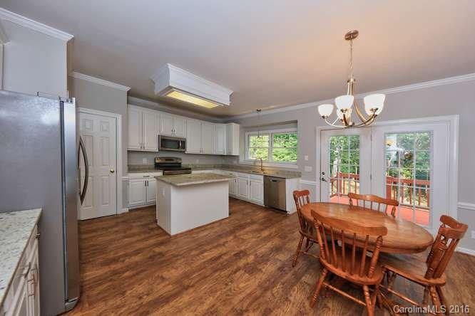 5025 Ridgetop Trail Charlotte, NC 28215 - Photo 9 of 24 Gallery Image 9
