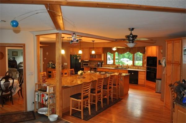 875 River Road Agawam, MA 01001 - Photo 2 of 8 Gallery Image 2