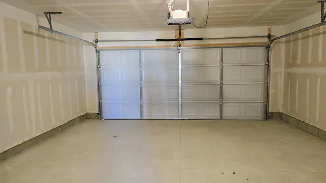 $2,800 | 4876 Parkside Lane, Troy, MI 48085