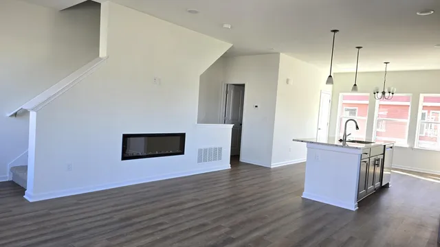 $2,800 | 4876 Parkside Lane, Troy, MI 48085