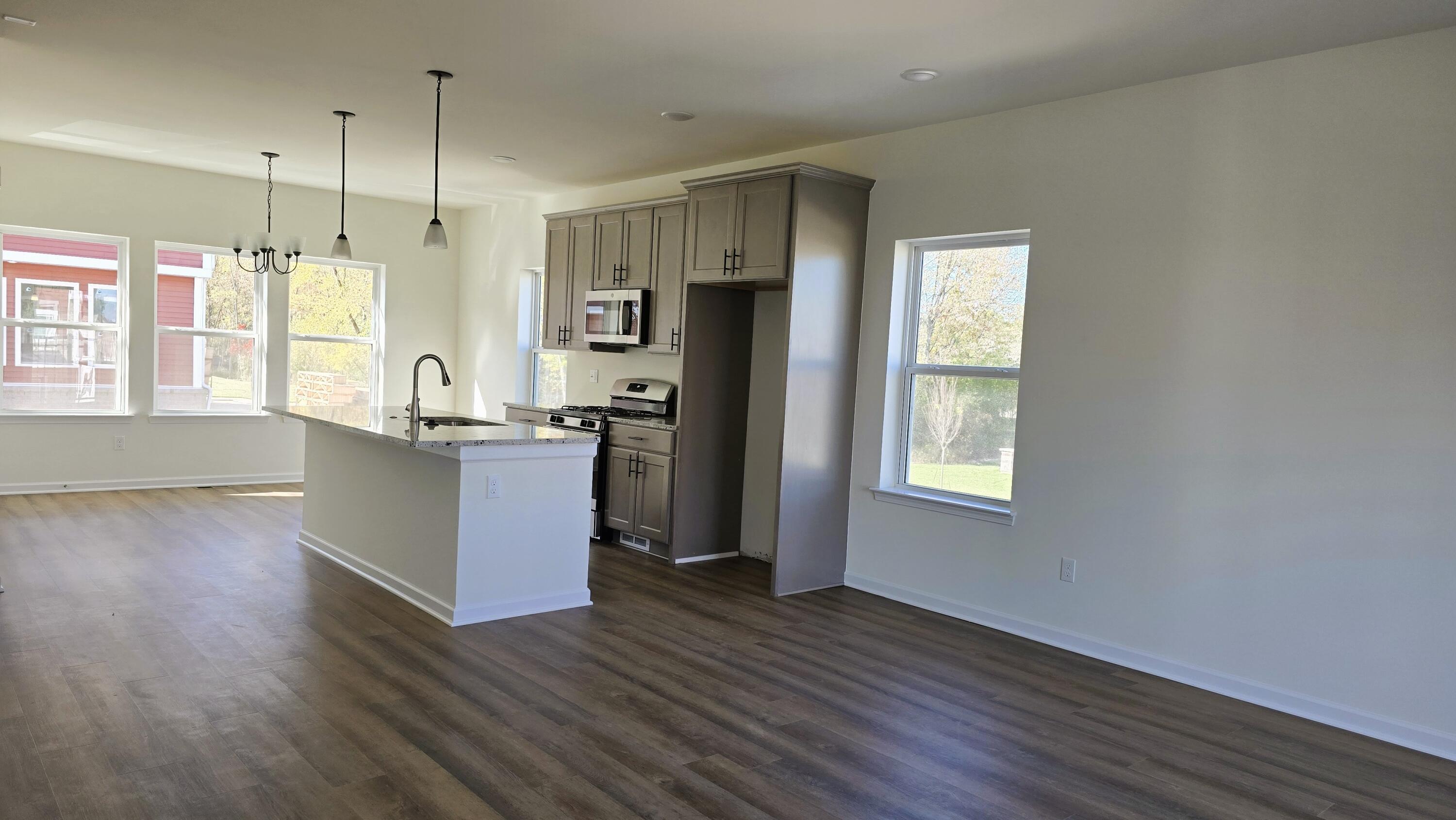 4876 Parkside Lane Troy, MI 48085 - Photo 4 of 15 1.4