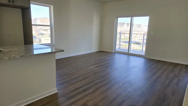 $2,800 | 4876 Parkside Lane, Troy, MI 48085