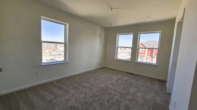 $2,800 | 4876 Parkside Lane, Troy, MI 48085