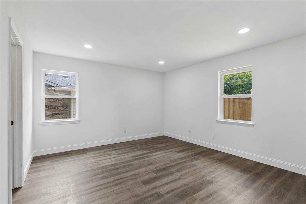8711 Hackney Lane Dallas, TX 75238 - Photo 18 of 39 Gallery Image 18