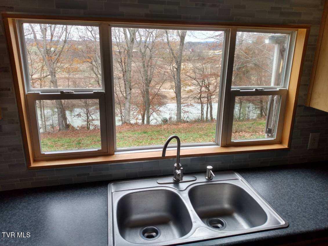 193 Barwick Road Limestone, TN 37681 - Photo 23 of 77 Kitchen view