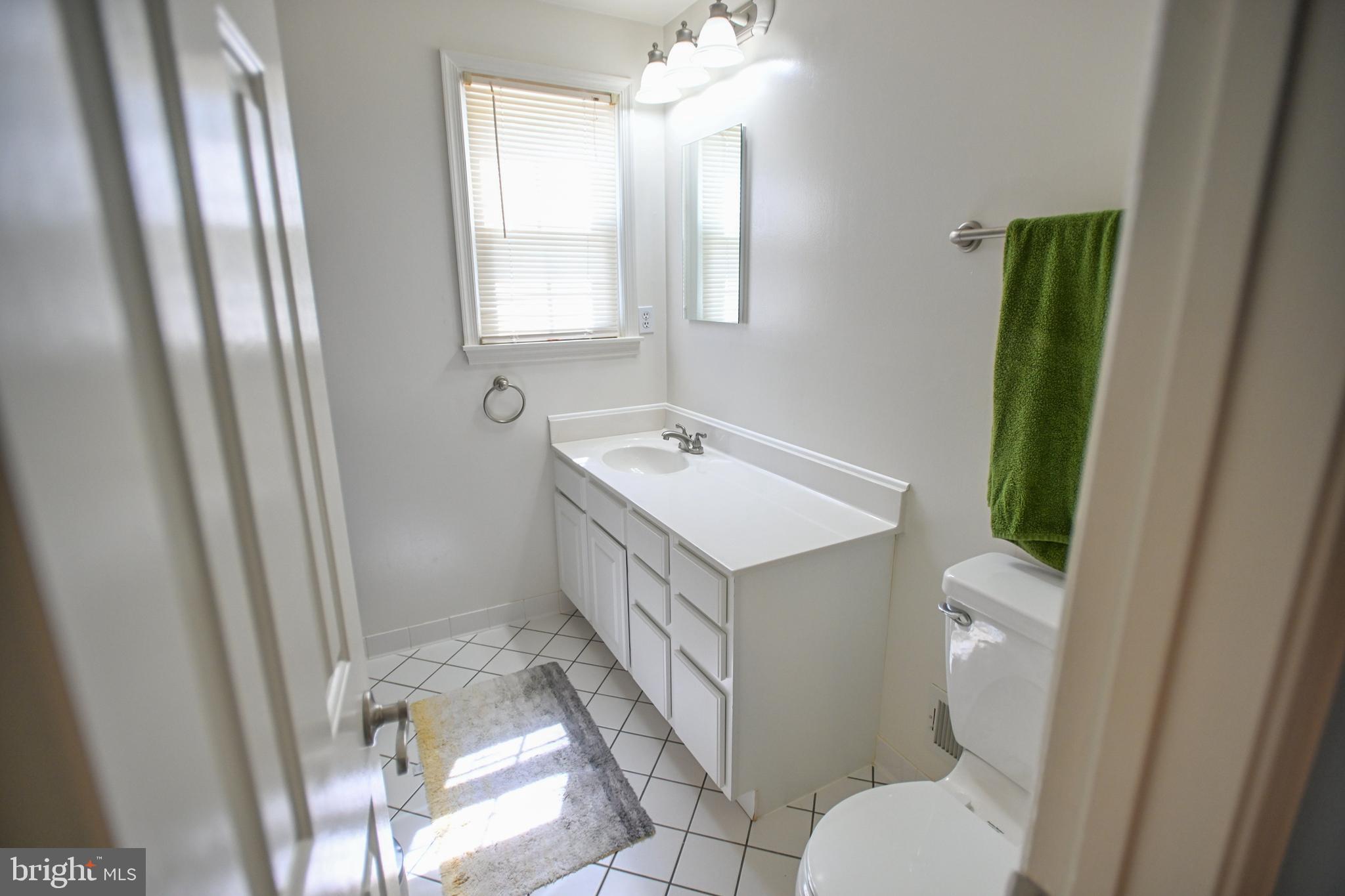 9229 Mellenbrook Road Columbia, MD 21045 - Photo 31 of 51 2nd-floor full bath