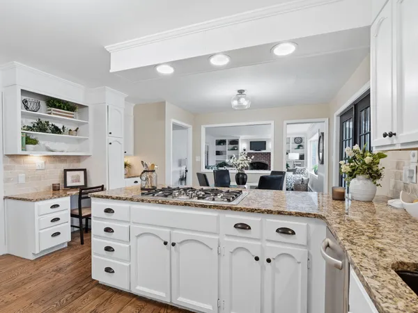 $725,000 | 4867 Hunting Hills Drive, Roanoke, VA 24018