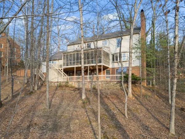 $725,000 | 4867 Hunting Hills Drive, Roanoke, VA 24018