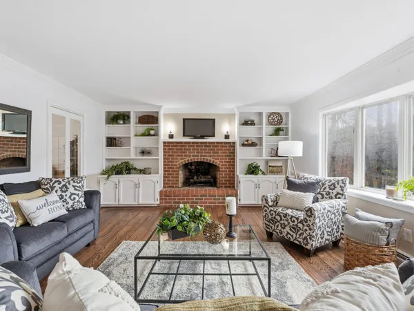 $725,000 | 4867 Hunting Hills Drive, Roanoke, VA 24018