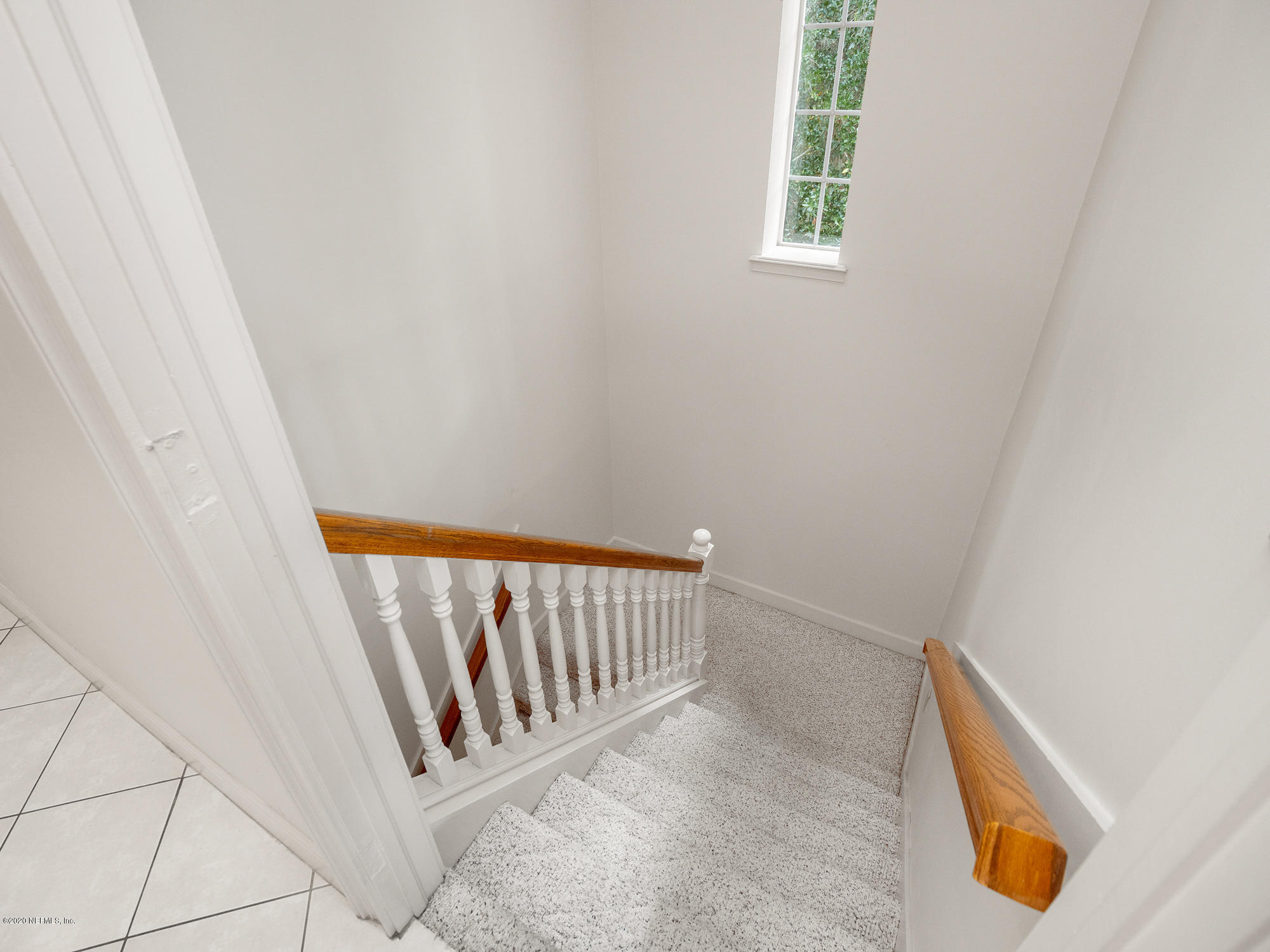 3664 Spinnaker Court Jacksonville, FL 32277 - Photo 23 of 42 a view of a hallway